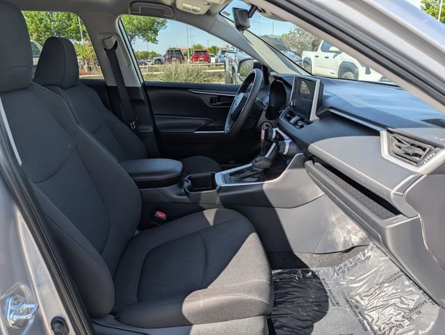 Used 2024 Toyota RAV4 LE image 29