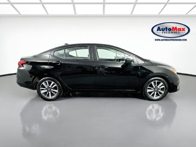 Used 2024 Nissan Versa SV FWD image 9