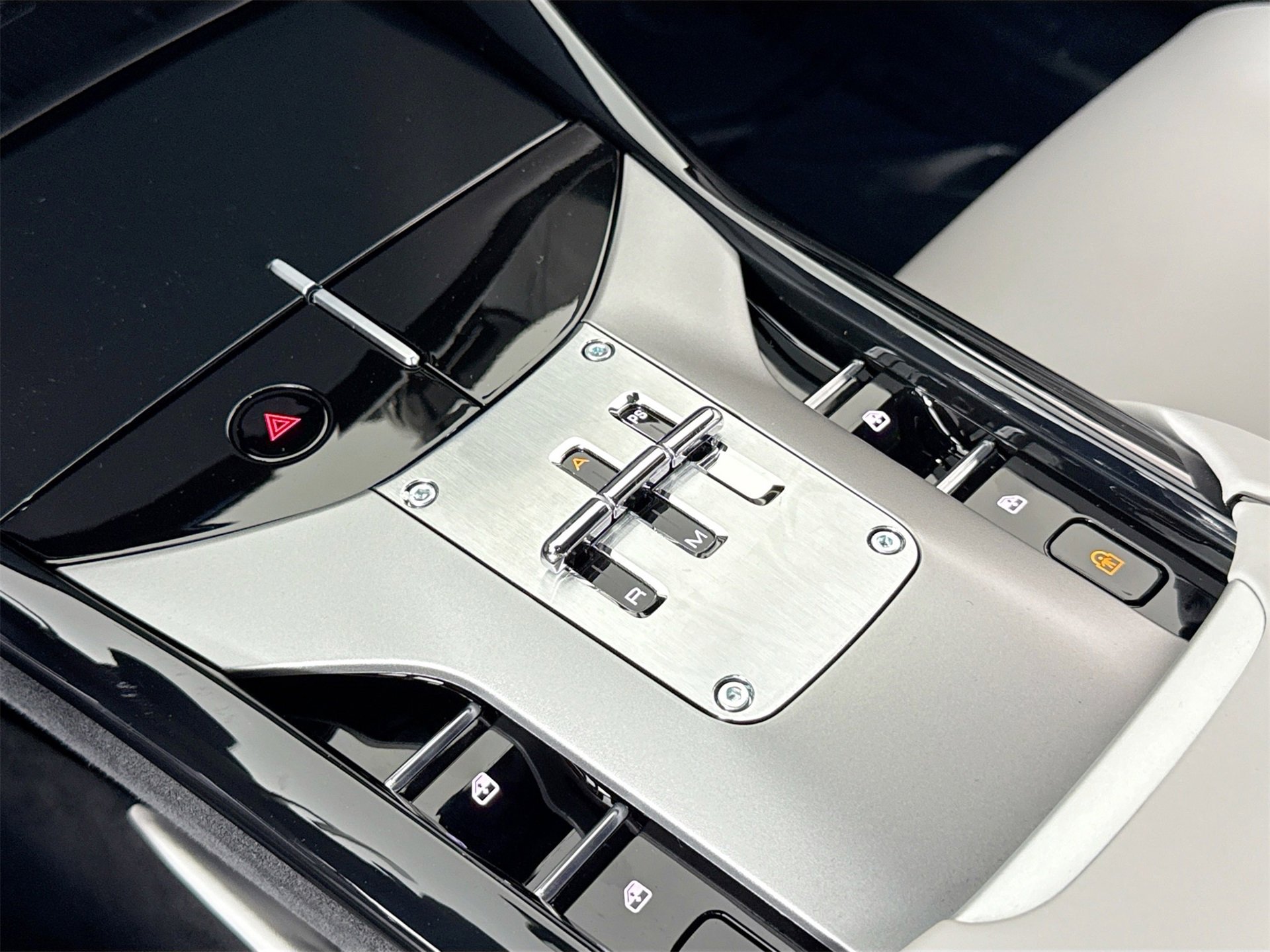 Certified 2025 Ferrari Purosangue image 14