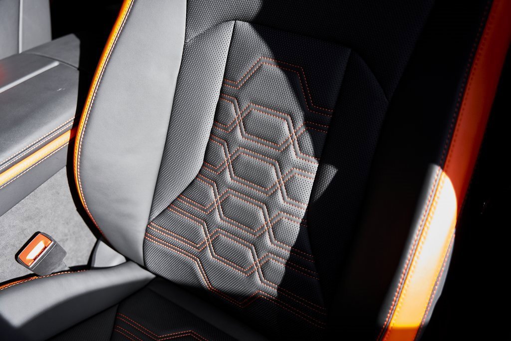 Used 2025 Lamborghini Urus SE image 50