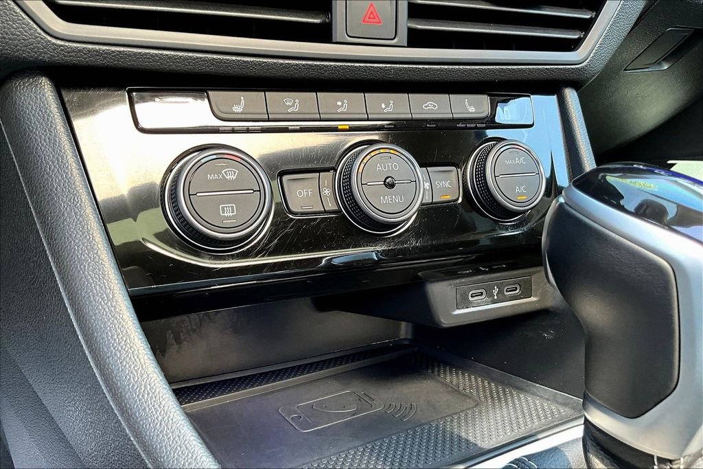 Used 2023 Volkswagen Jetta SEL FWD image 14