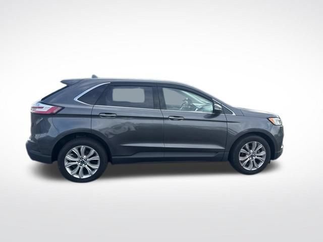 Used 2020 Ford Edge Titanium FWD image 6
