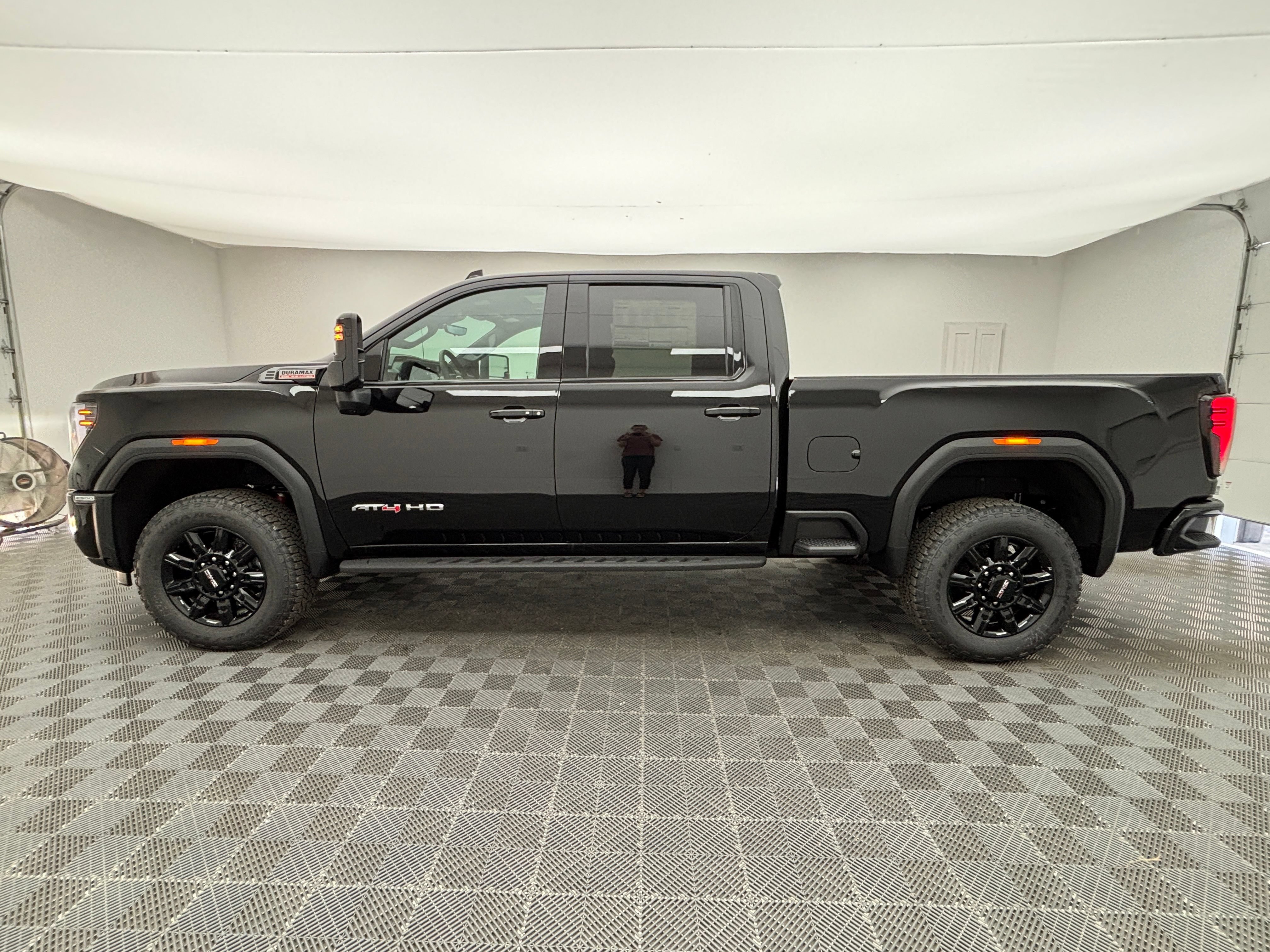 New 2026 GMC Sierra 2500 AT4 w/ AT4 Premium Plus Package AWD/4WD image 15