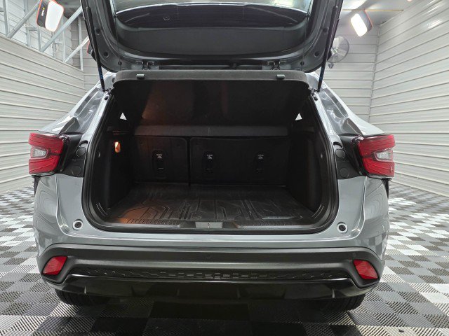 Used 2025 Chevrolet Trax RS w/ Driver Confidence Package FWD image 35