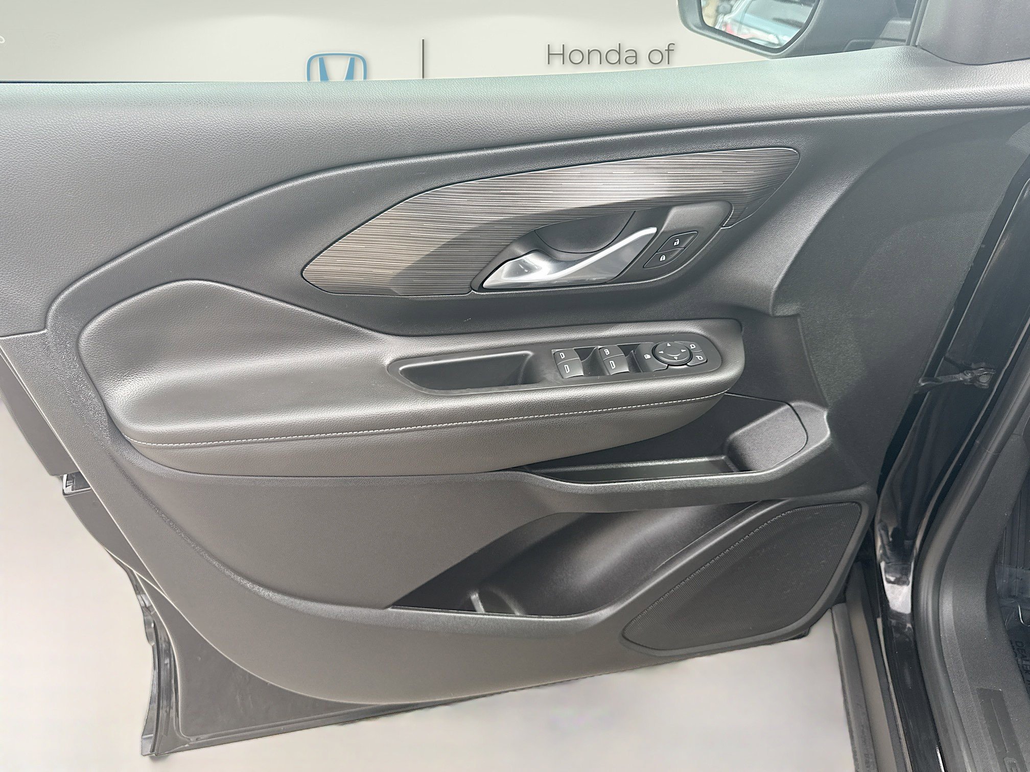 Used 2022 GMC Terrain SLE image 19