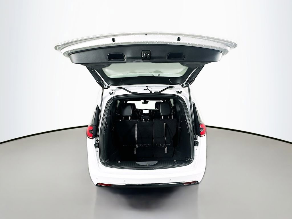 New 2026 Chrysler Pacifica Select image 16