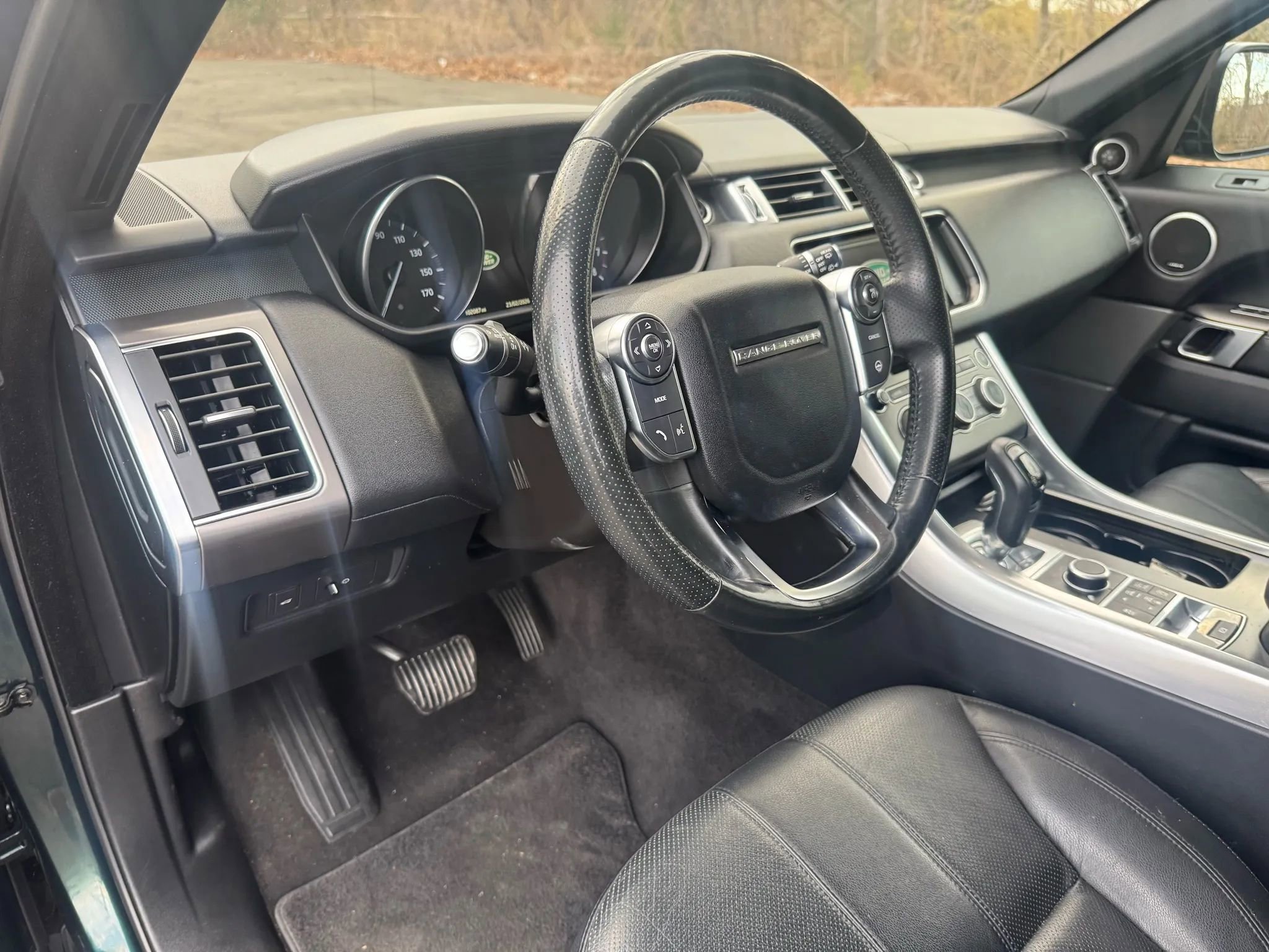 Used 2016 Land Rover Range Rover Sport SE image 16