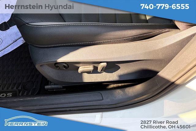 Used 2024 Volkswagen Taos SEL AWD/4WD image 14