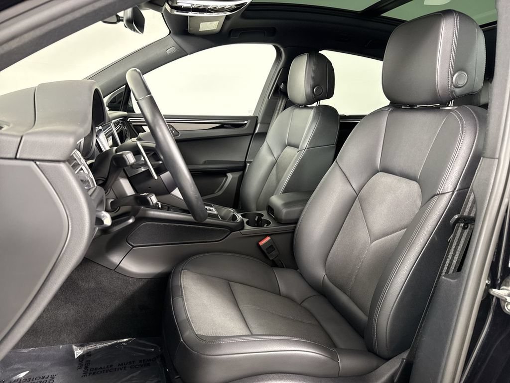 Certified 2022 Porsche Macan S AWD/4WD image 5