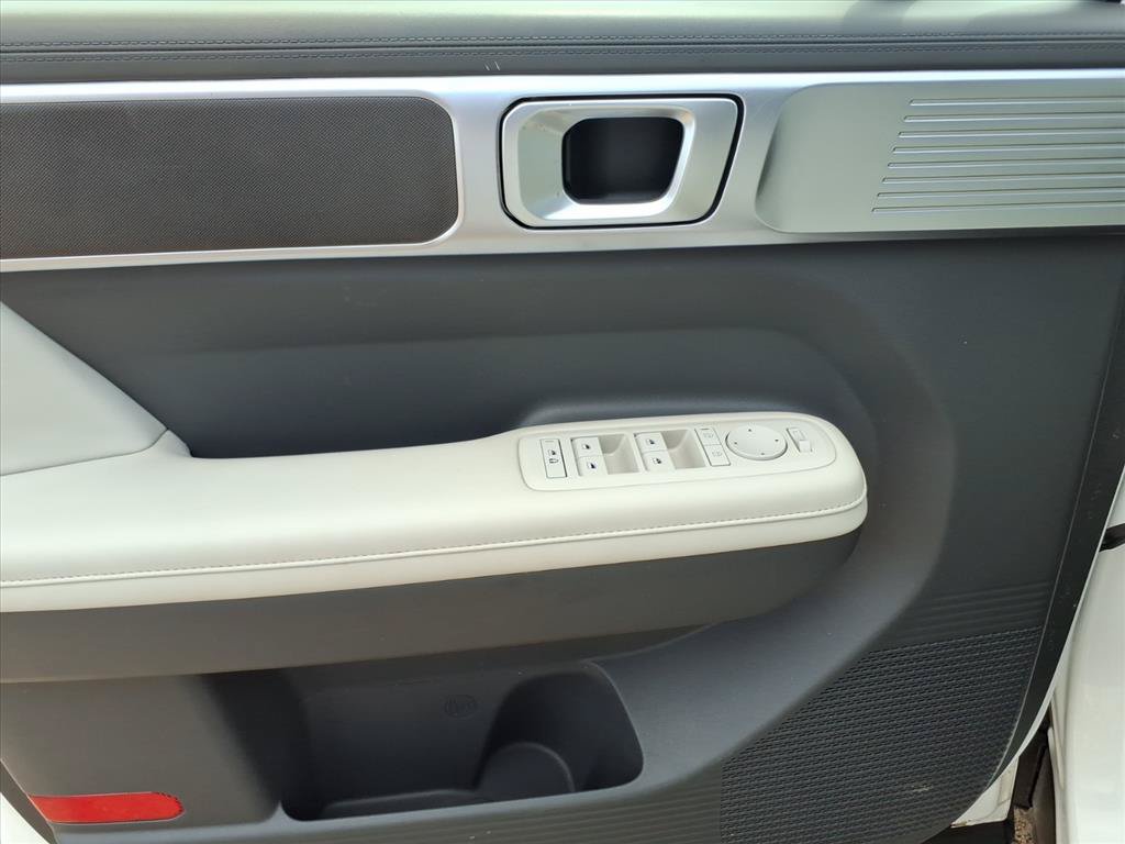 Used 2024 Hyundai Santa Fe SEL FWD image 15