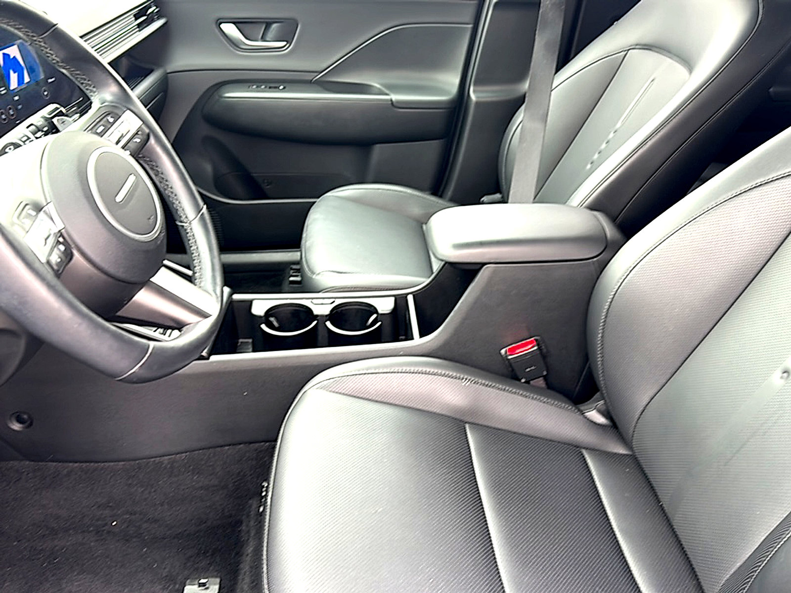 Used 2024 Hyundai Kona Limited image 13