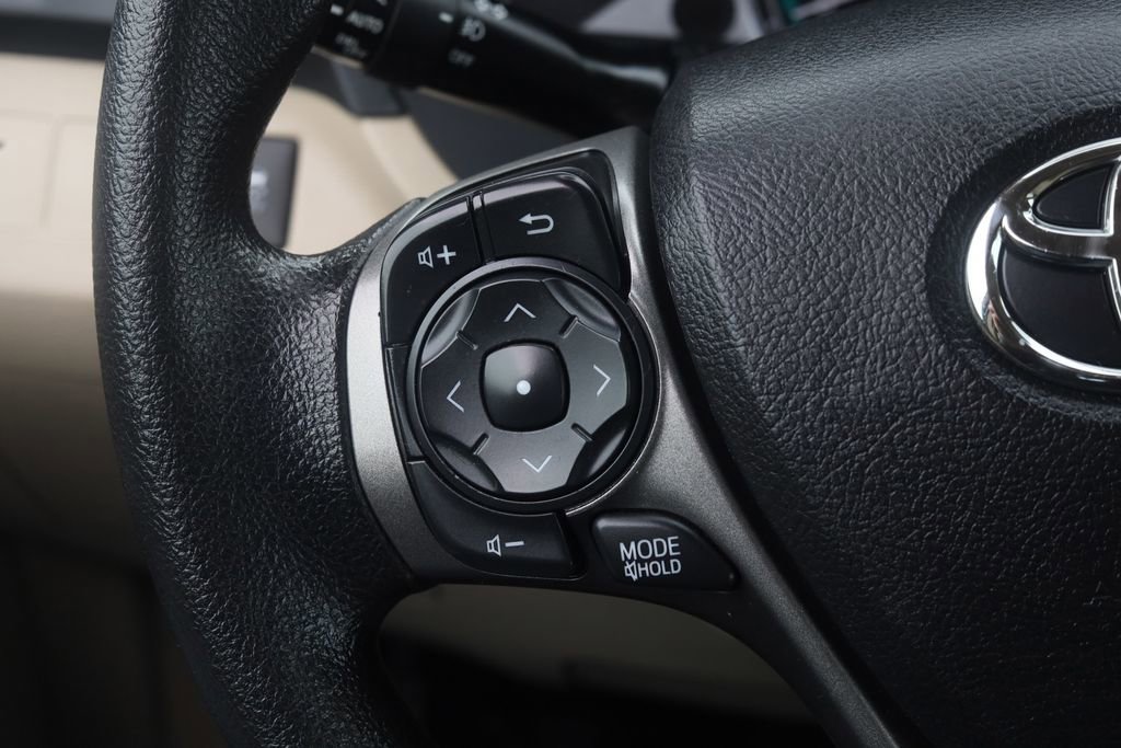 Used 2015 Toyota Venza LE AWD/4WD image 16