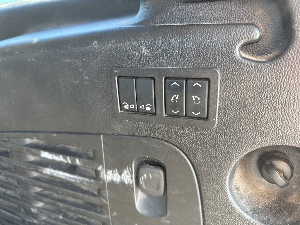 Used 2019 Chevrolet Suburban Premier image 30