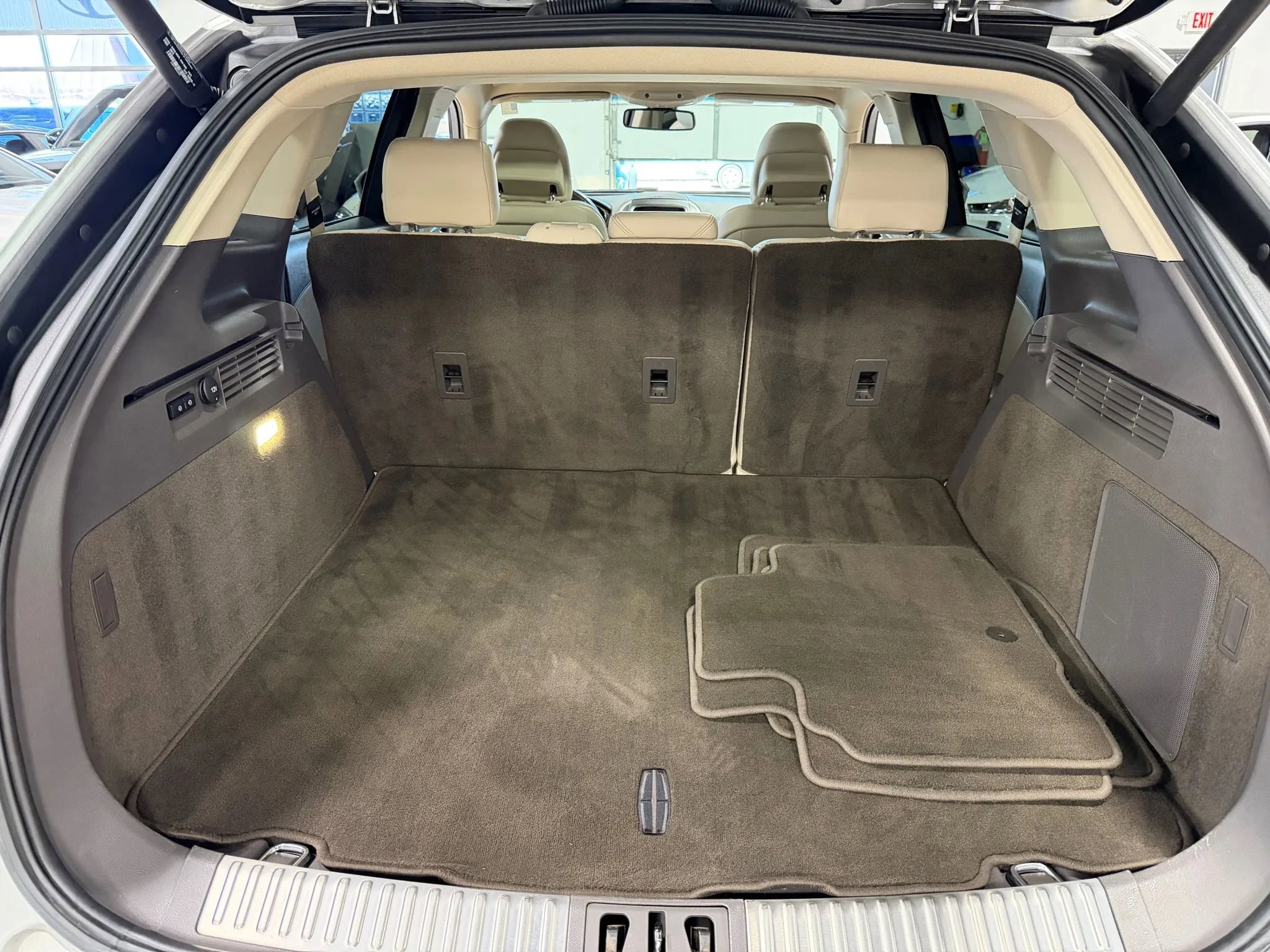 Used 2016 Lincoln MKX Reserve w/ Technology Package image 32