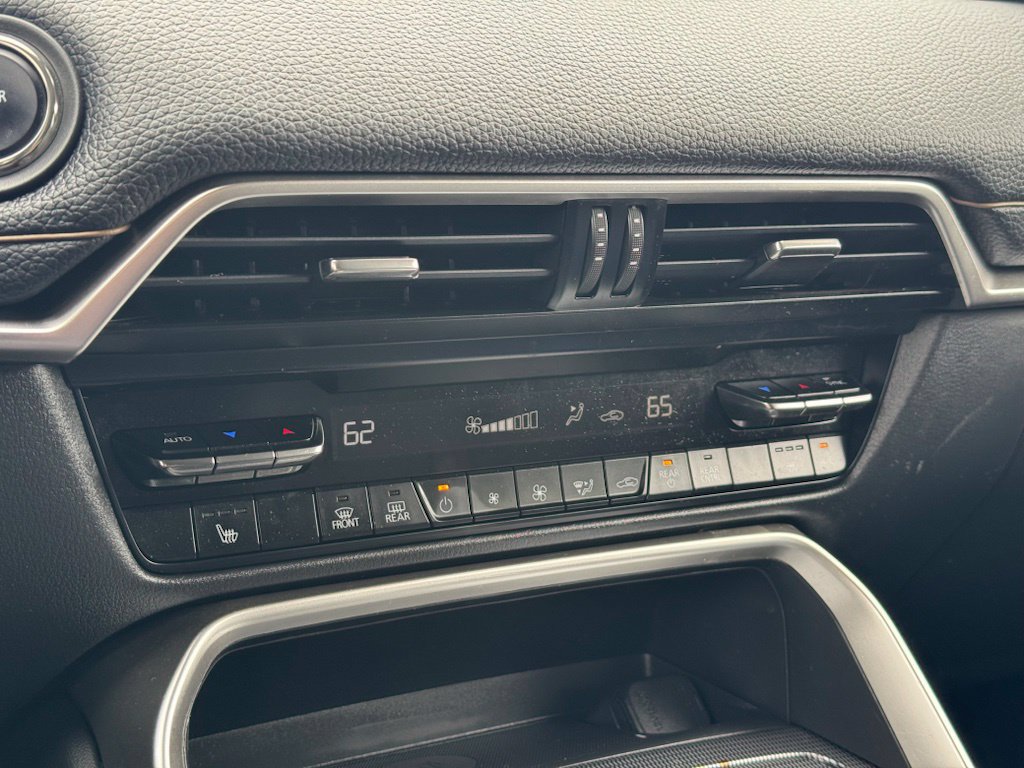 Certified 2024 MAZDA CX-90 Plug-In Hybrid w/ Premium Pkg AWD/4WD image 15