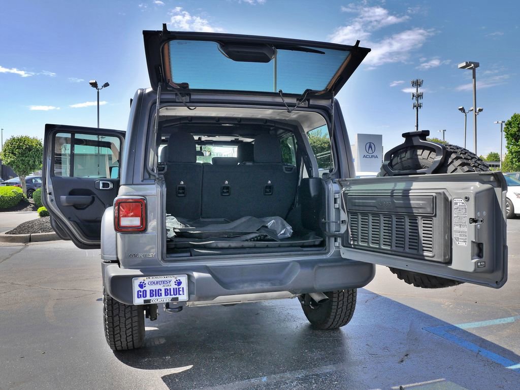 Used 2022 Jeep Wrangler Unlimited Sport AWD/4WD image 15