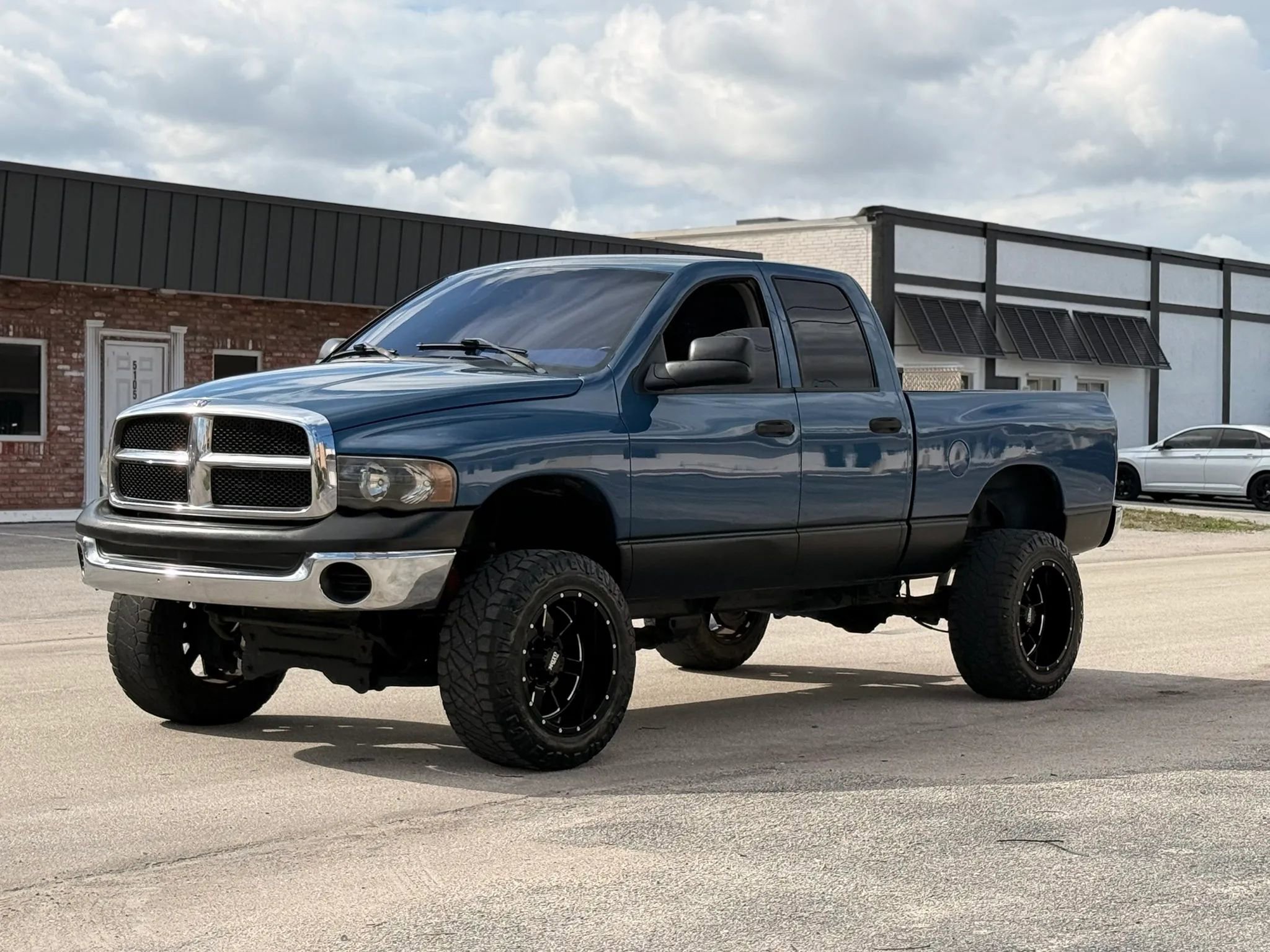 Used 2004 Dodge Ram 1500 Truck ST w/ Trailer Tow Group image 3