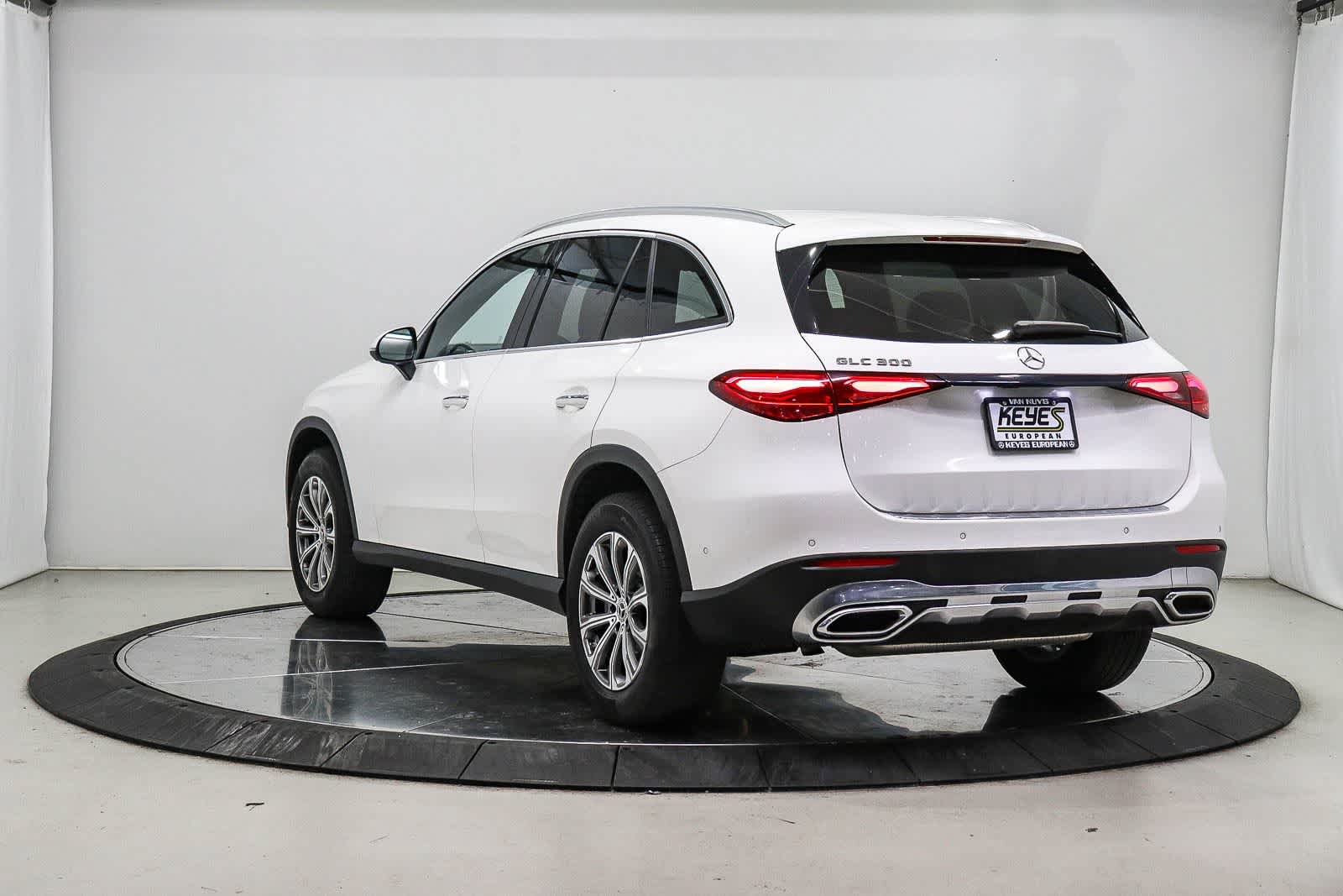 Used 2024 Mercedes-Benz GLC 300 image 2