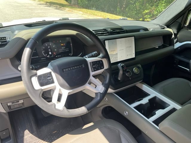 Certified 2025 Land Rover Defender 110 X-Dynamic SE AWD/4WD image 6