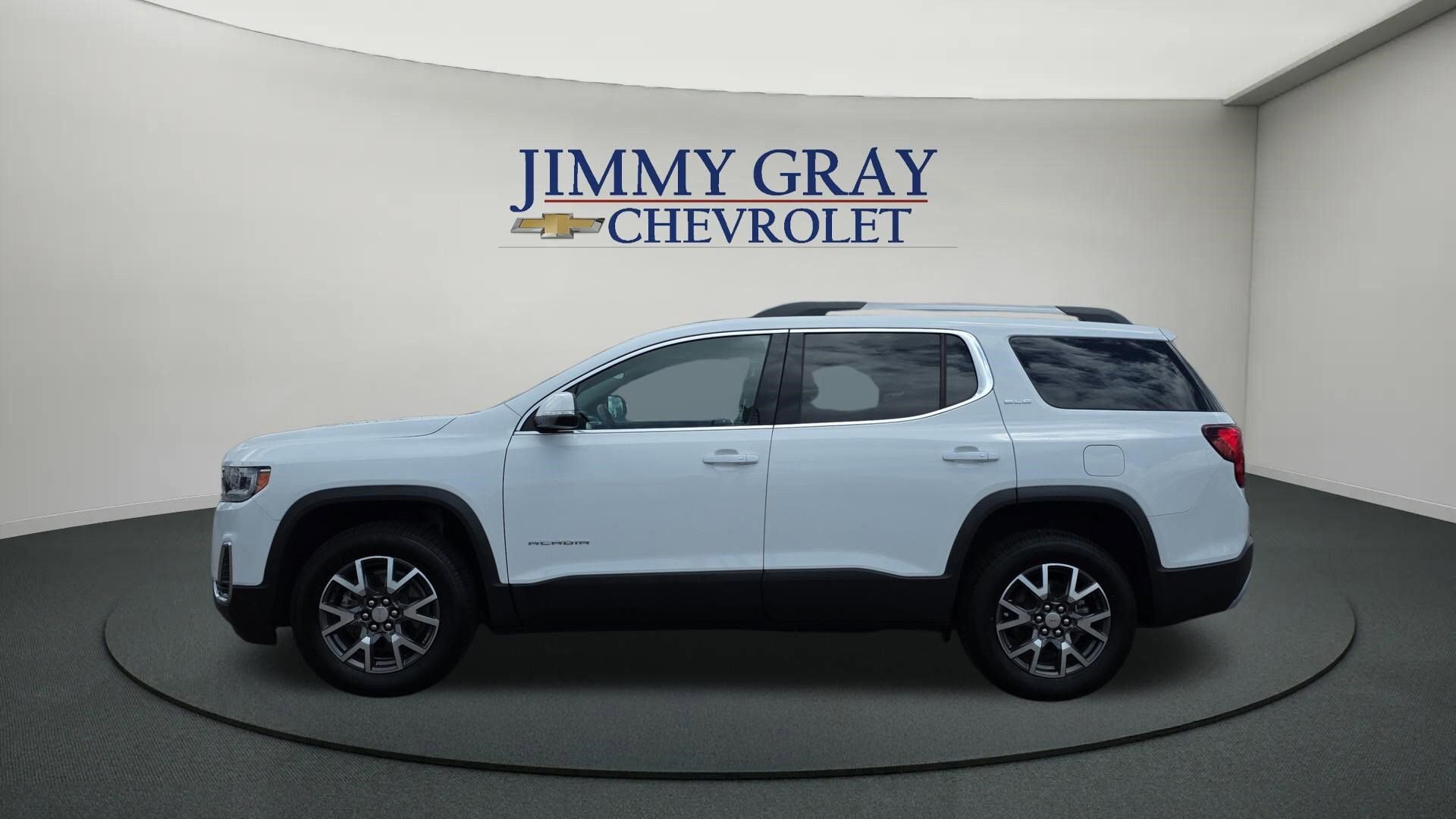 Used 2023 GMC Acadia SLE w/ Driver Convenience Package FWD image 2