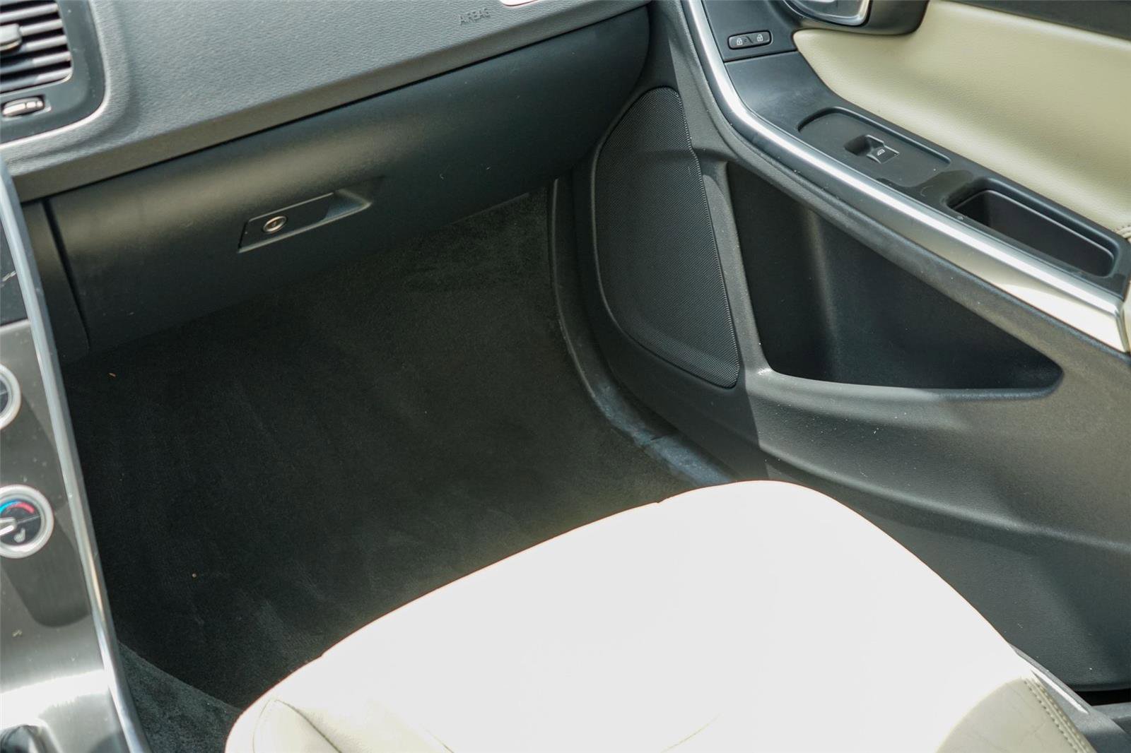 Used 2013 Volvo S60 T5 image 29