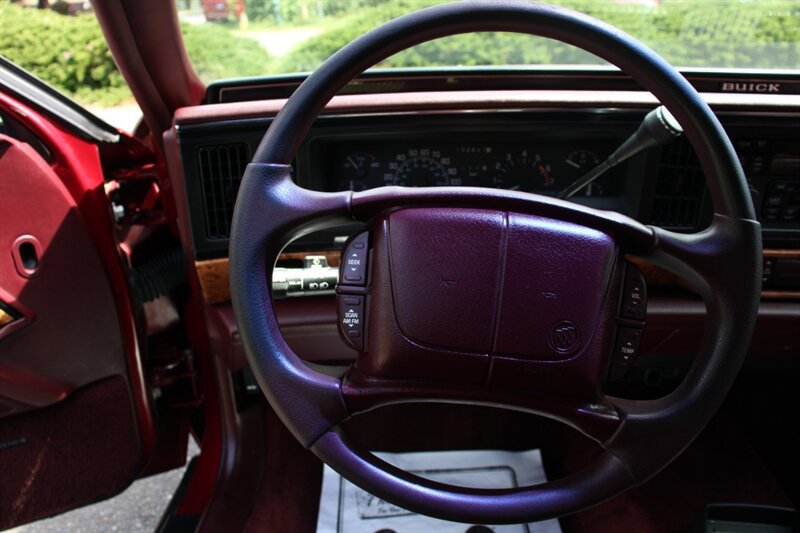 Used 1995 Buick Le Sabre Limited FWD image 16
