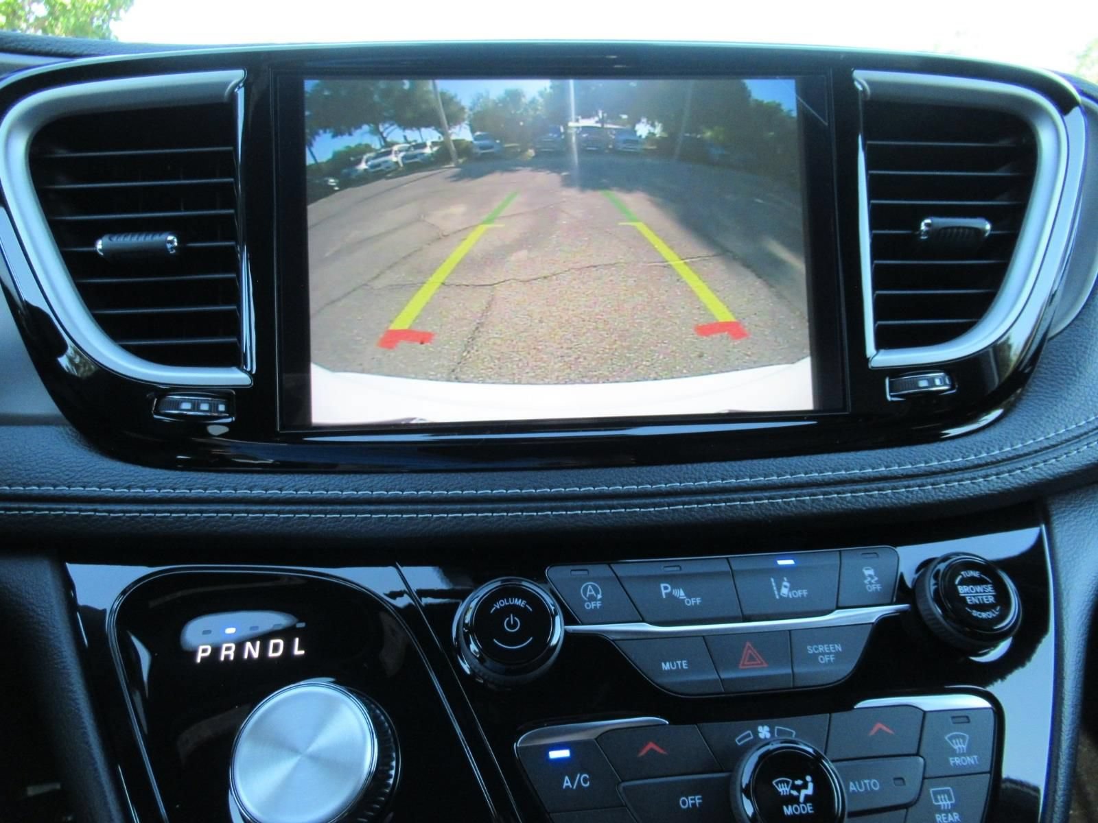 New 2027 Chrysler Pacifica Select FWD image 26