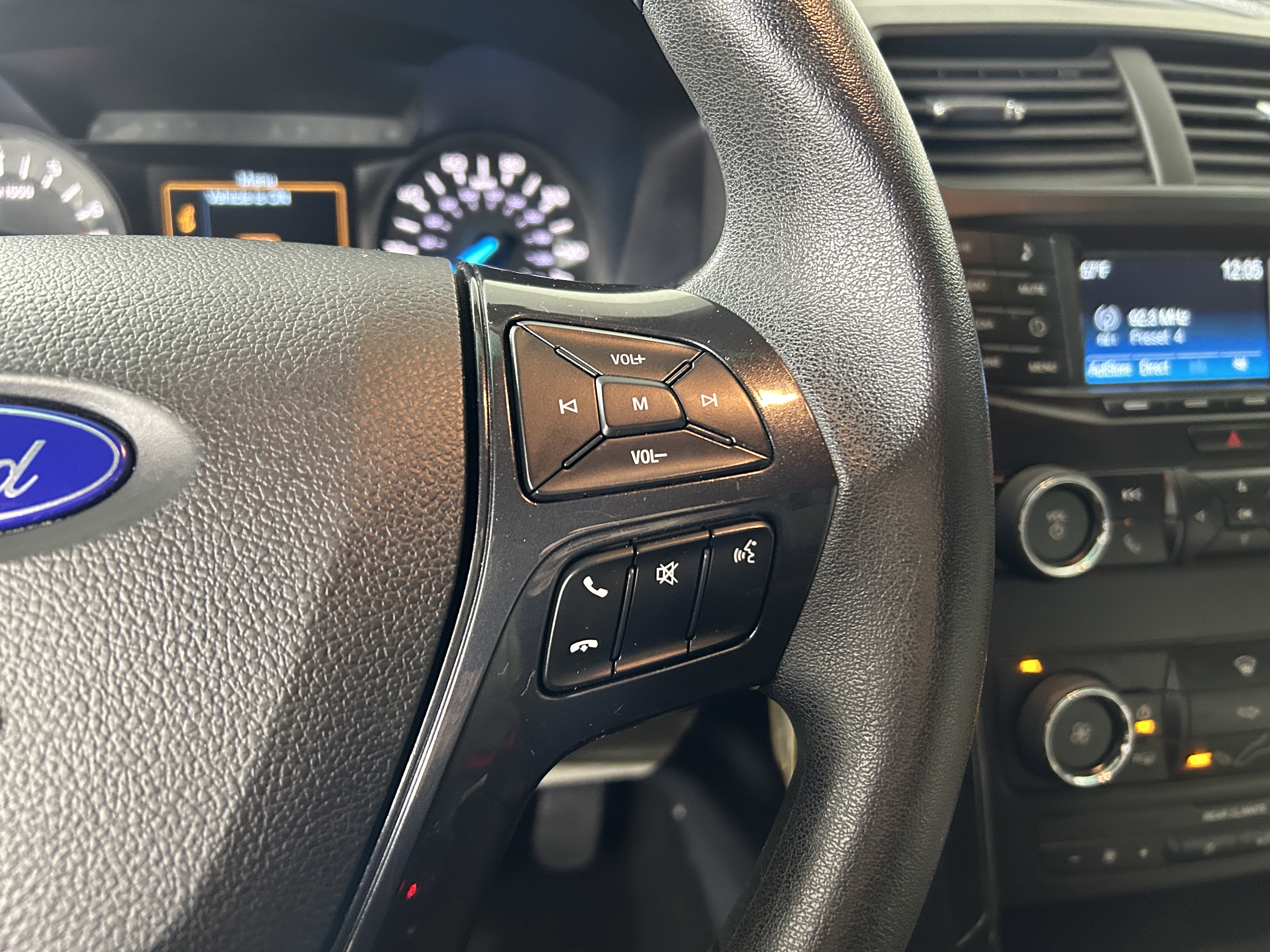 Used 2018 Ford Explorer 4WD image 15