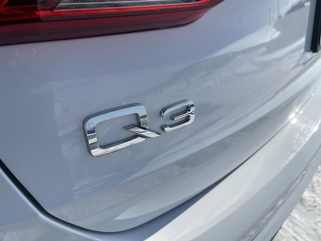 Used 2025 Audi Q3 2.0T Premium image 12