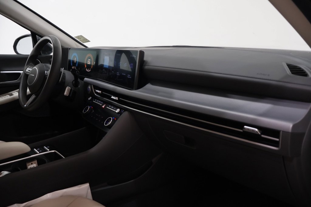 Used 2025 Hyundai Sonata SEL FWD image 16
