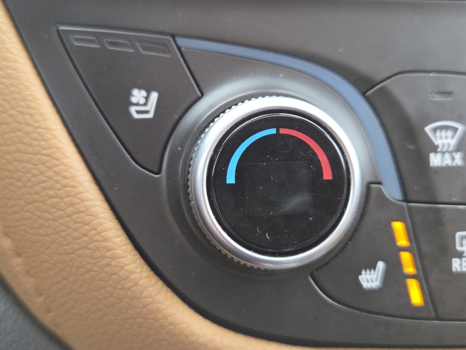 Used 2018 Chevrolet Equinox Premier image 7