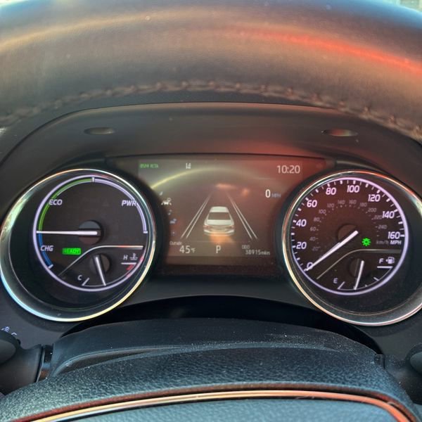 Used 2020 Toyota Camry XLE image 18