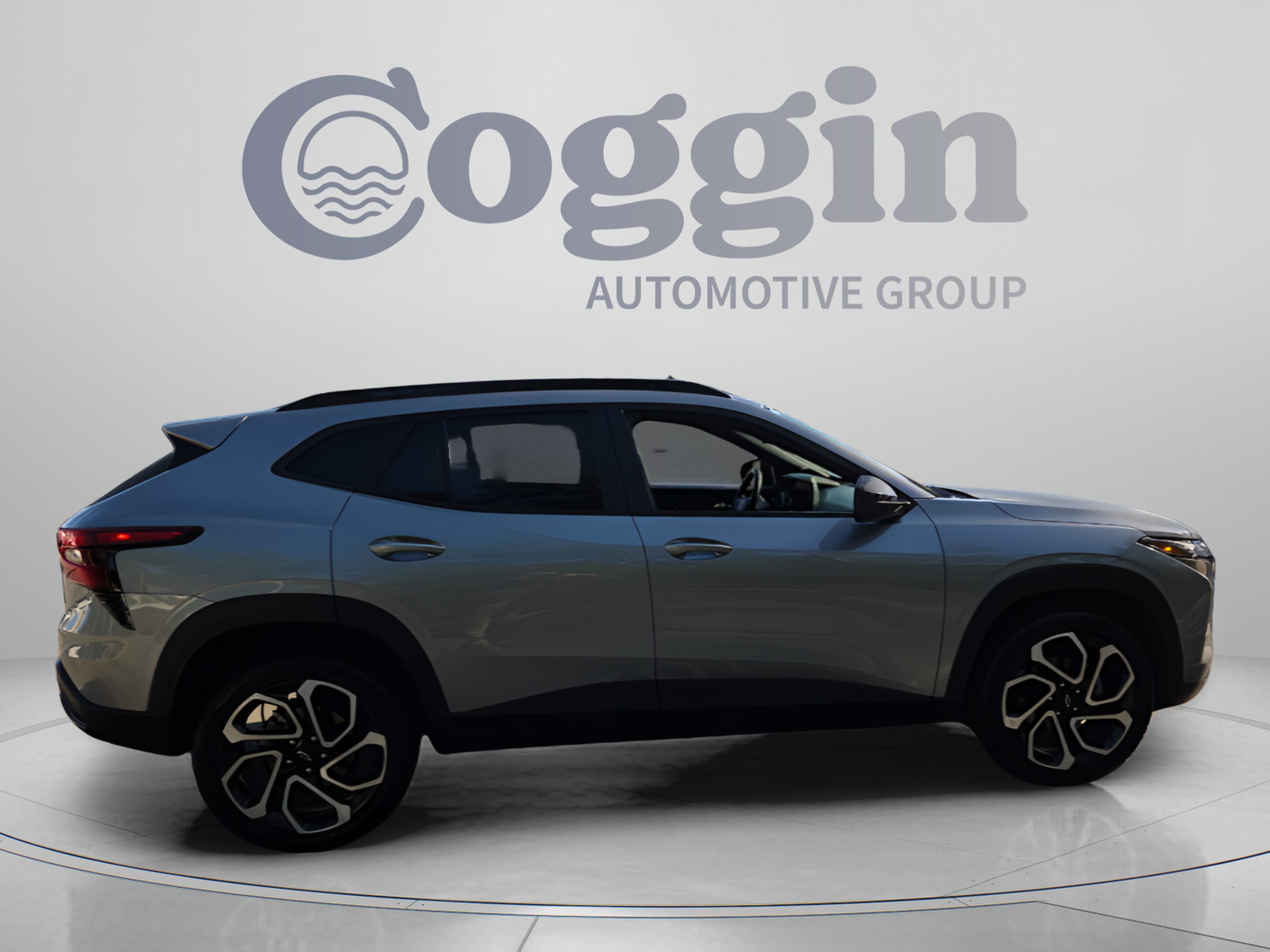 Used 2025 Chevrolet Trax RS FWD image 6