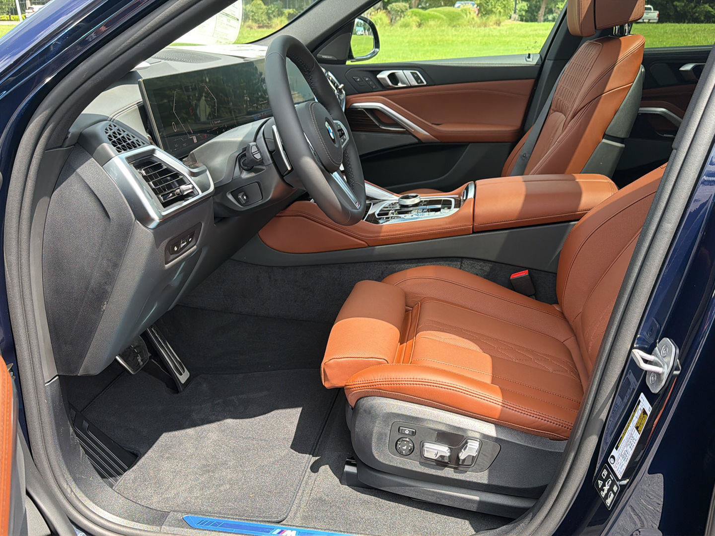 New 2027 BMW X6 xDrive40i w/ Executive Package AWD/4WD image 10