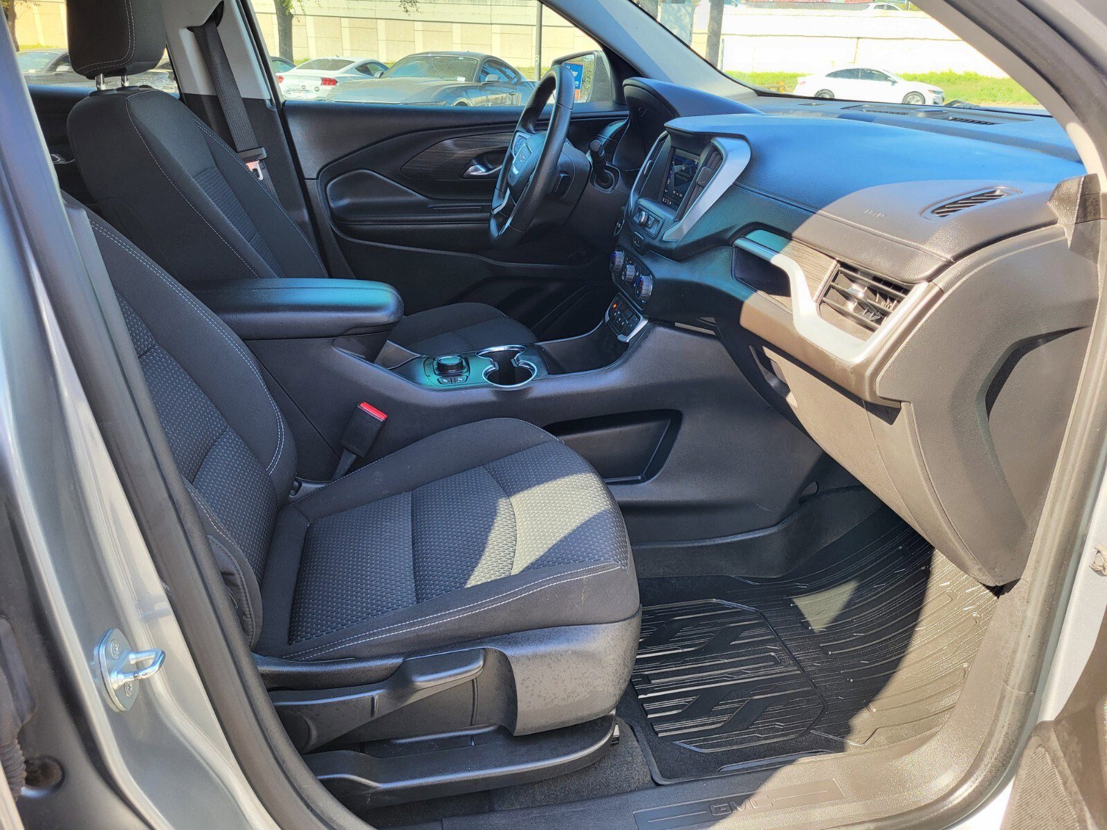 Used 2023 GMC Terrain SLE w/ Driver Convenience Package image 12