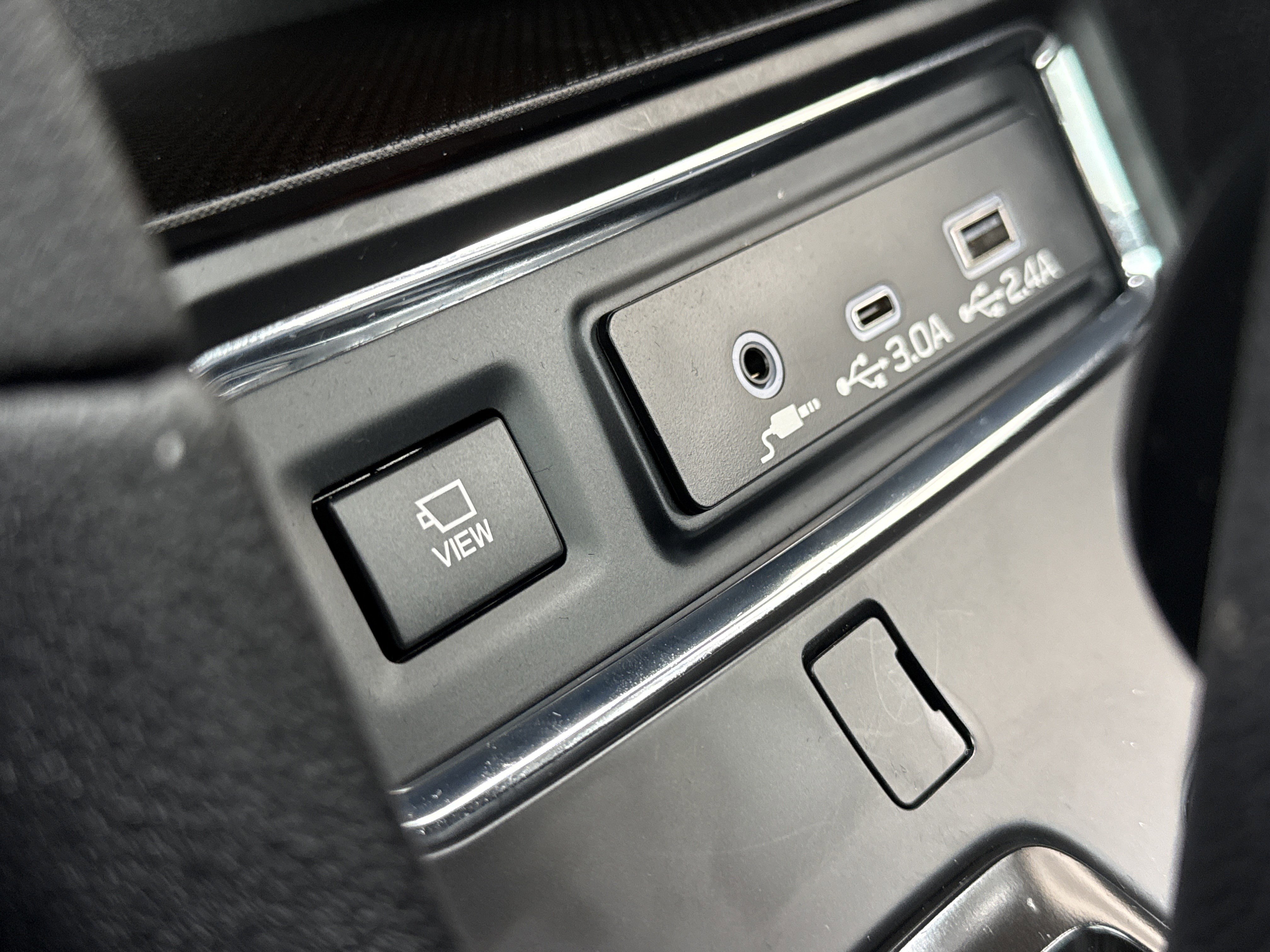 Used 2025 Subaru Ascent Bronze Edition image 33