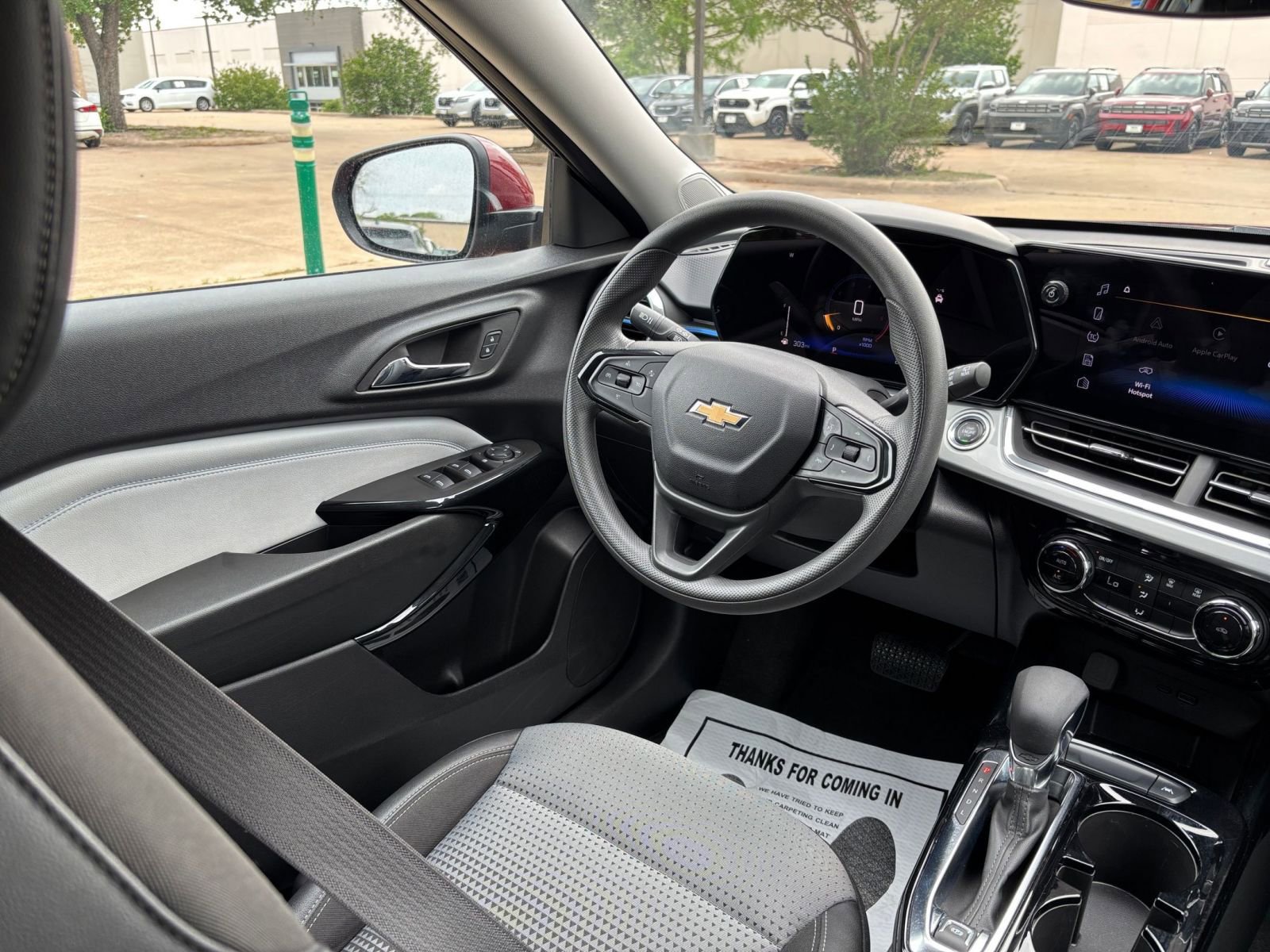 Used 2025 Chevrolet Trax LT image 37