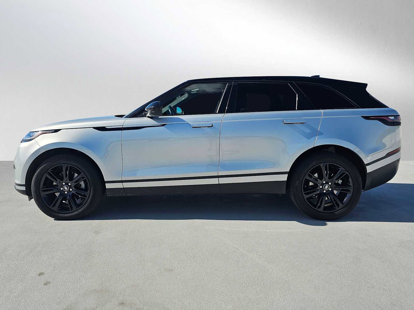 Used 2022 Land Rover Range Rover Velar S image 2