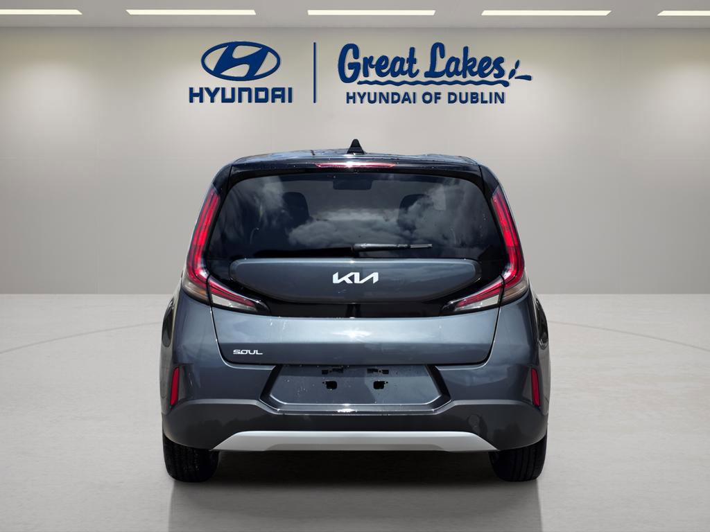 Used 2025 Kia Soul LX image 4