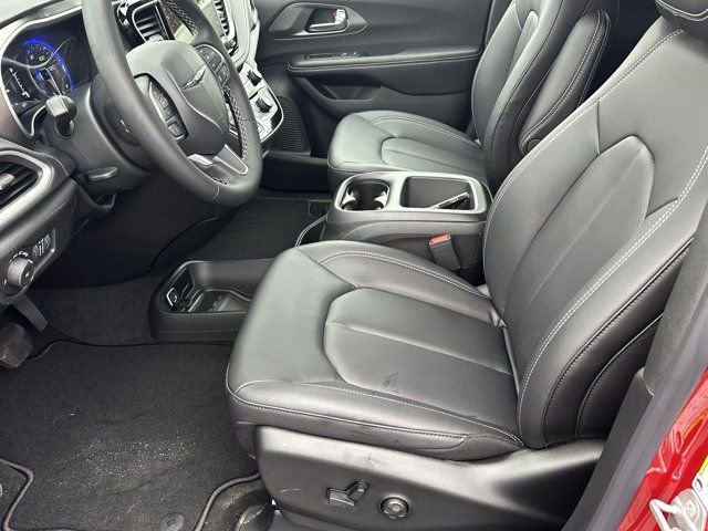 New 2026 Chrysler Pacifica Select image 9