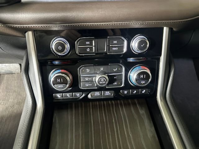 Used 2021 GMC Yukon XL Denali w/ Denali Premium Package image 23