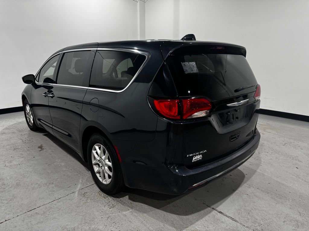 Used 2020 Chrysler Pacifica Touring w/ Advanced Safetytec Group image 8