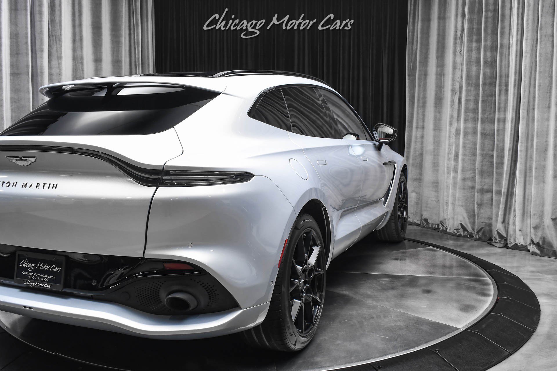 Used 2022 Aston Martin DBX AWD/4WD image 44