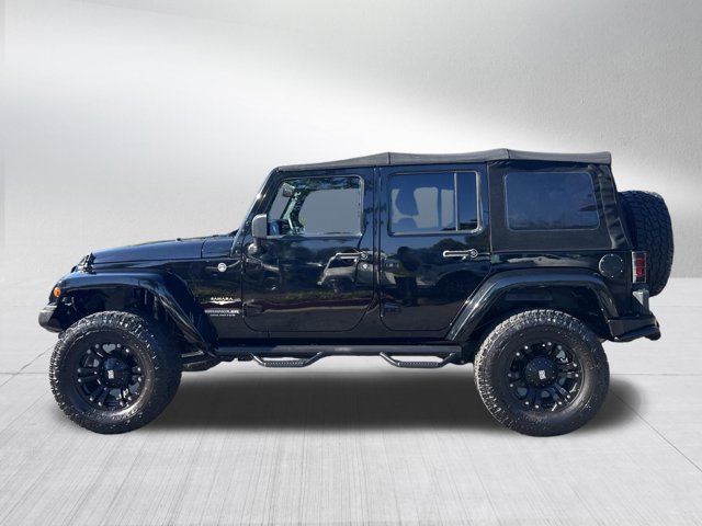 Used 2015 Jeep Wrangler Unlimited Sahara w/ Connectivity Group AWD/4WD image 9