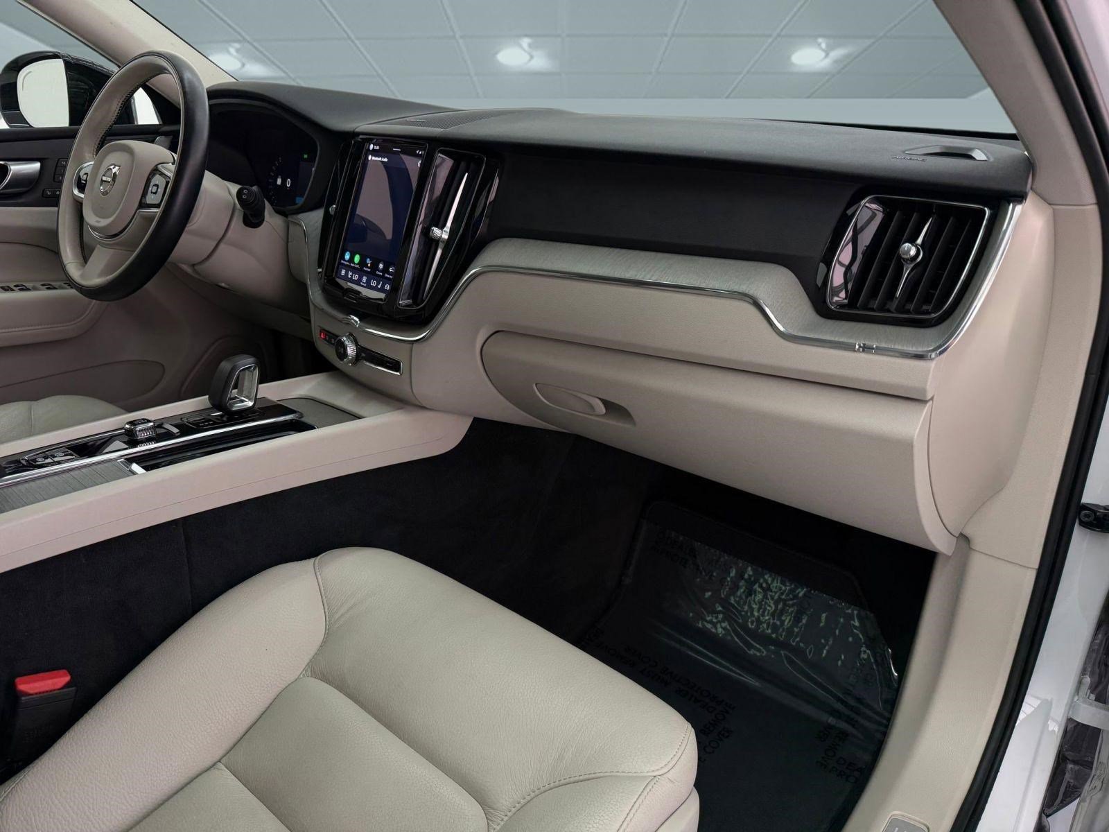 Used 2024 Volvo XC60 B5 Plus w/ Protection Package Premier image 21