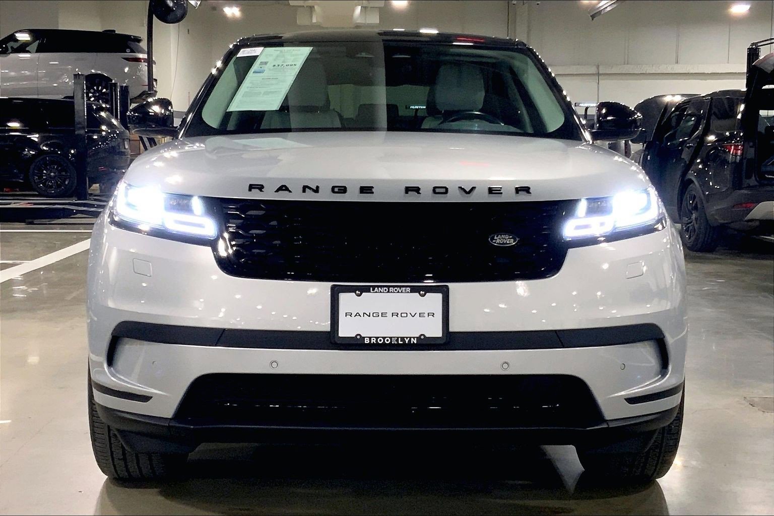 Used 2023 Land Rover Range Rover Velar S image 3