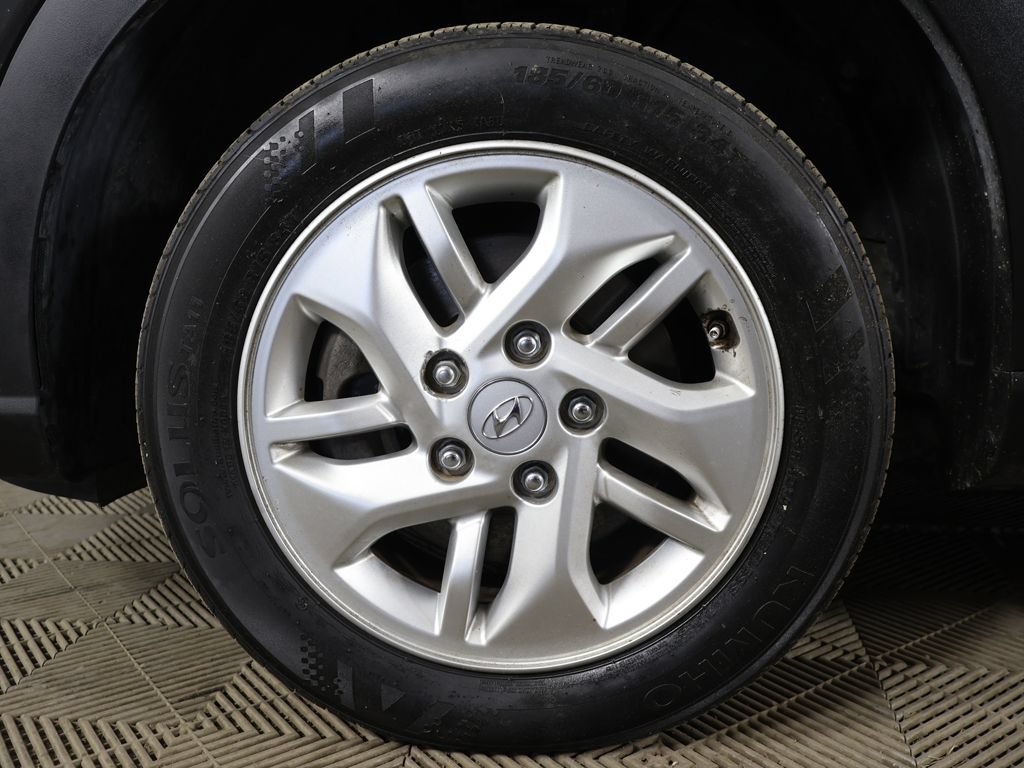 Used 2020 Hyundai Venue SEL FWD image 15