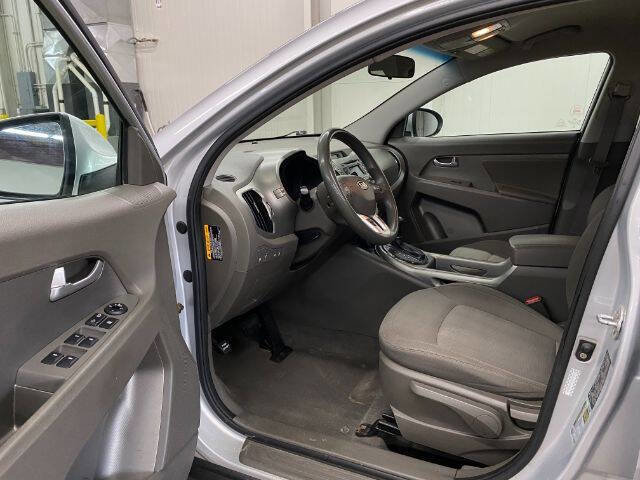 Used 2011 Kia Sportage LX w/ Convenience Pkg FWD image 10