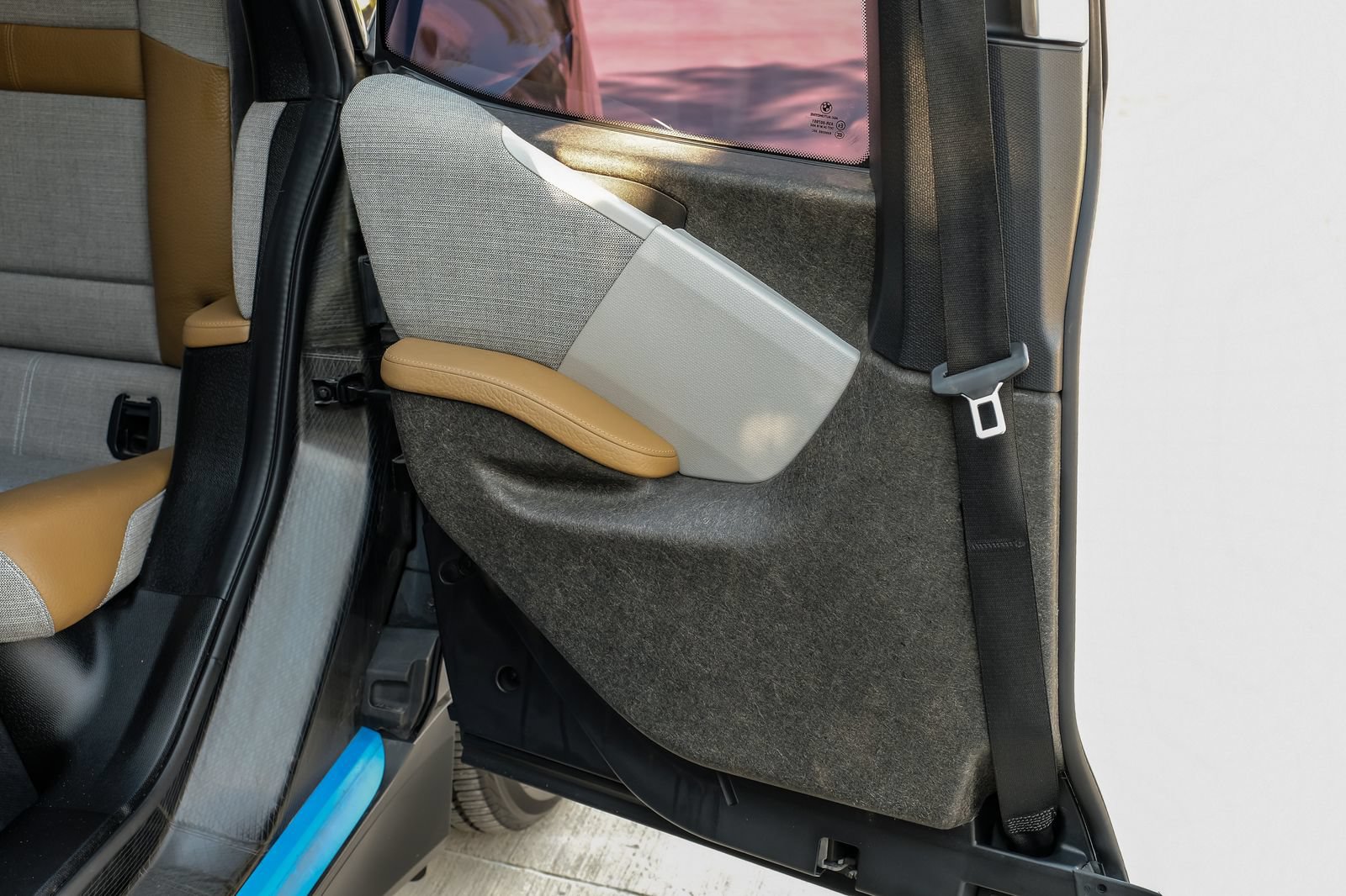Used 2015 BMW i3 w/ Range Extender RWD image 42