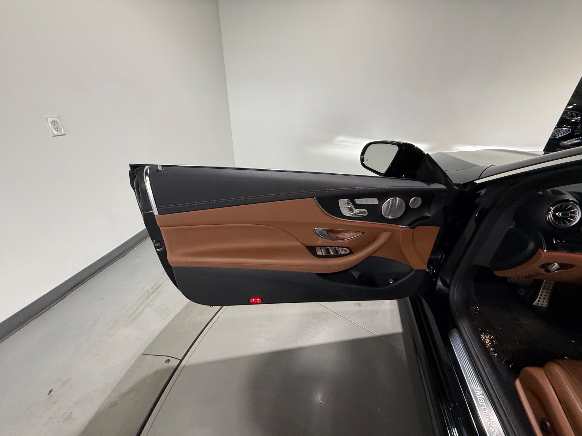 Used 2019 Mercedes-Benz E 450 4MATIC Coupe image 24